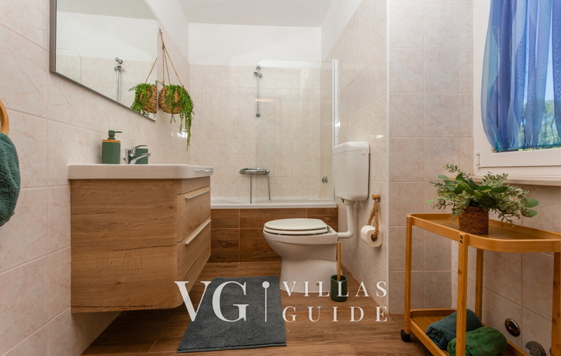 Villa Anni with pool island Krk Bathroom