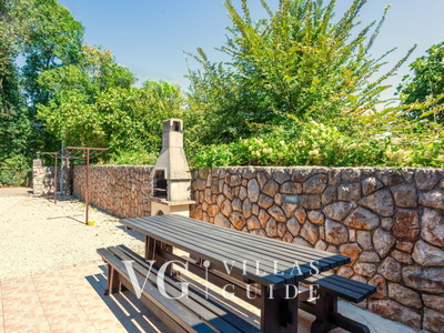 Villa Anni with pool island Krk Garden and property exterior