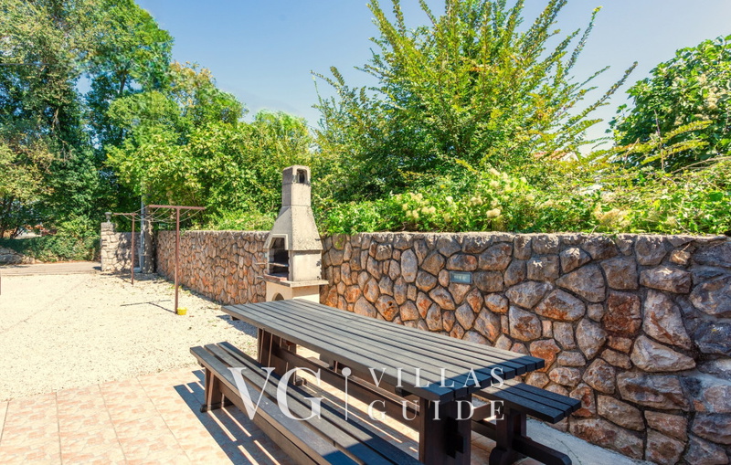 Villa Anni with pool island Krk Garden and property exterior