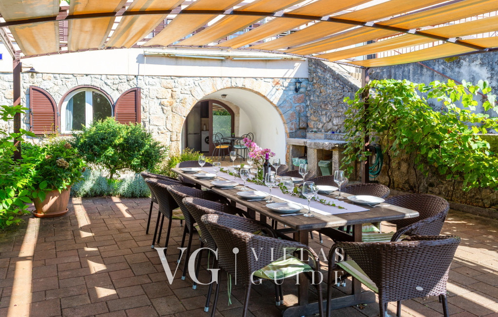 Villa Anni with pool island Krk Garden and property exterior