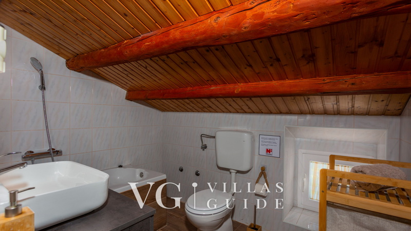 Villa Anni with pool island Krk Kupaonica