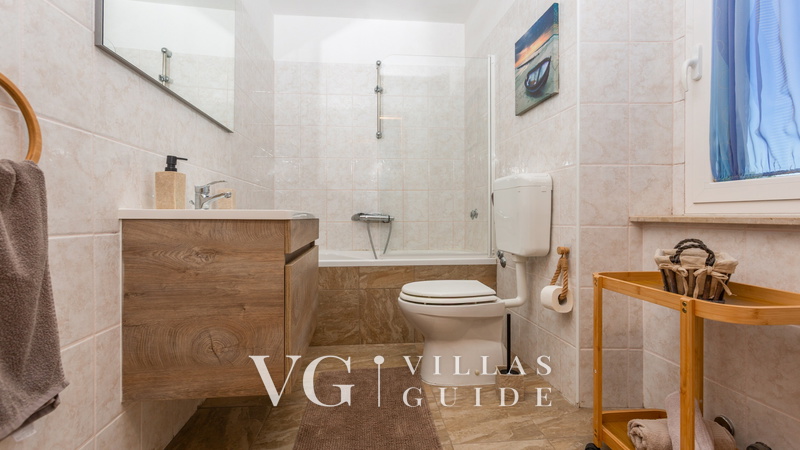 Villa Anni with pool island Krk Kupaonica