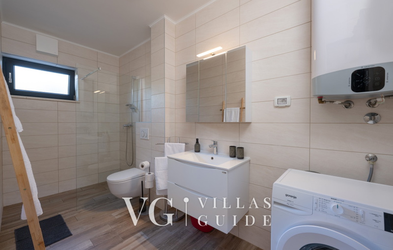 Apartment Megi Bathroom