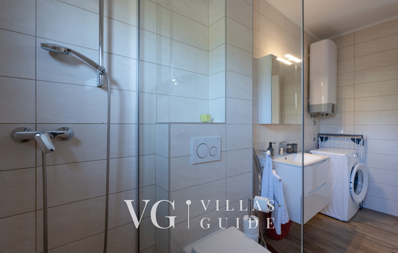 Apartment Megi Bathroom