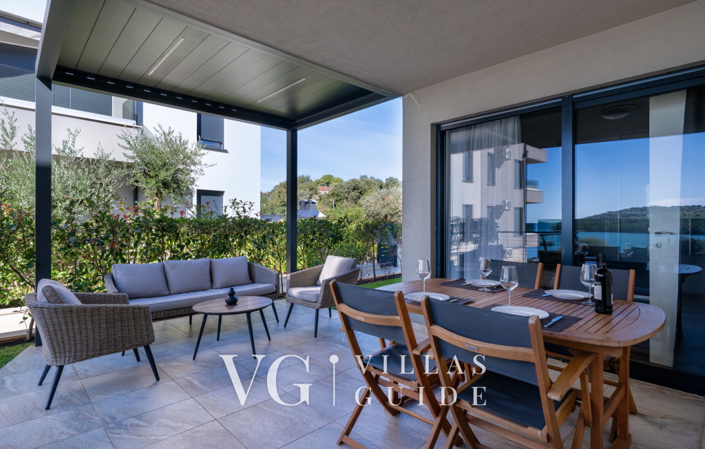 Apartment Megi Garden and property exterior