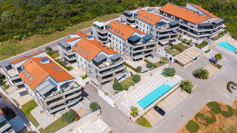 Apartment Megi with Shared Pool & Sea View Garden