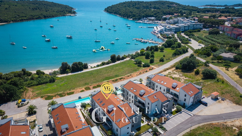 Apartment Megi with Shared Pool & Sea View Garden