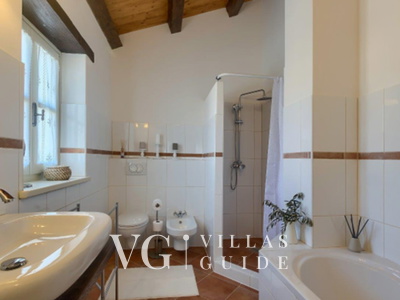 Villa White house B with pool Istria Badezimmer