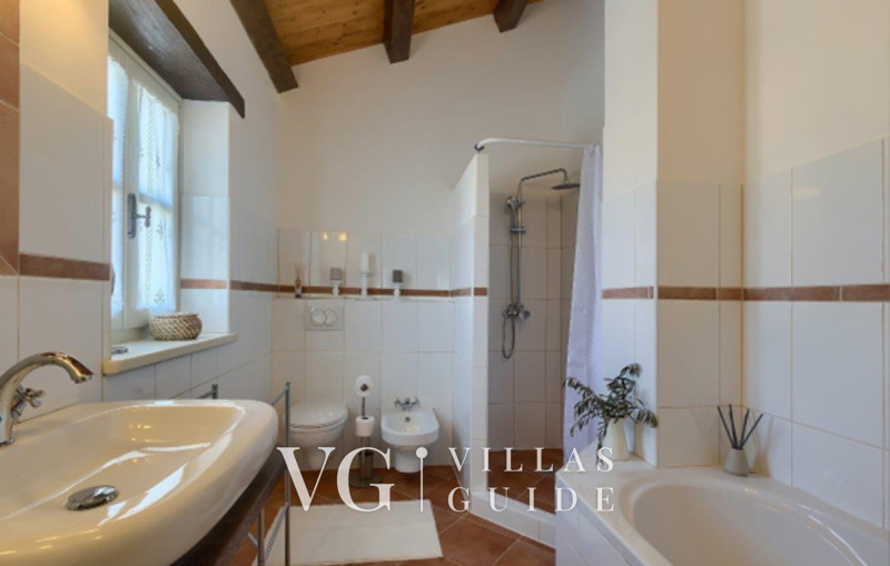 Villa White house B with pool Istria Badezimmer