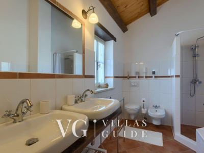 Villa White house B with pool Istria Badezimmer
