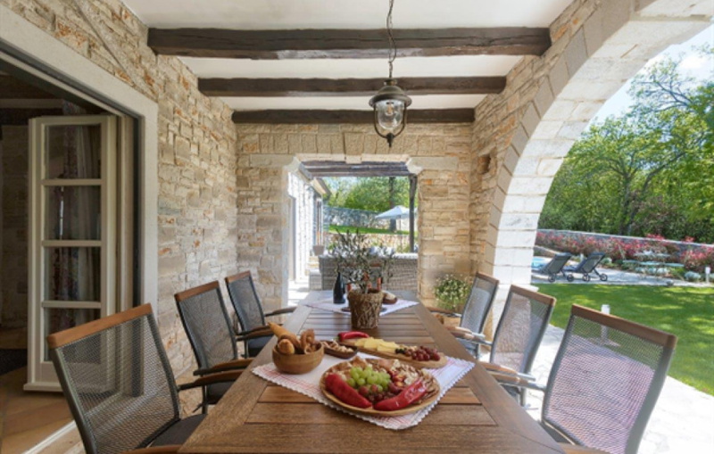 Villa White house B with pool Istria