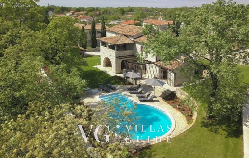 Villa White house B with pool Istria Garten und Außenbereich