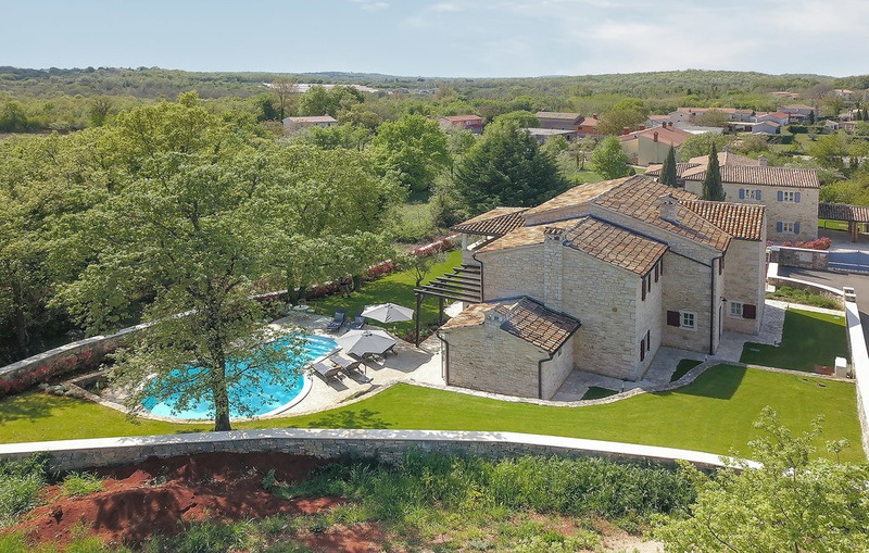 Villa White house B with pool Istria