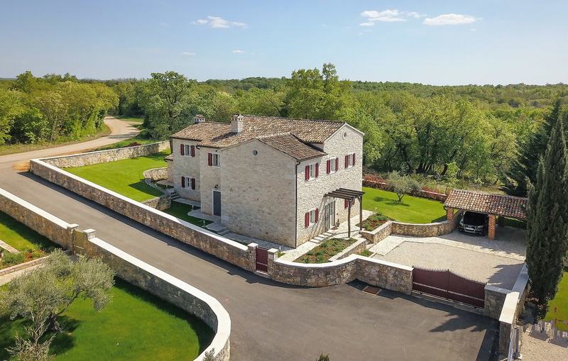 Villa White house B with pool Istria