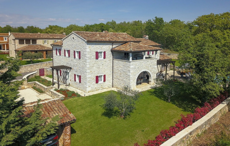 Villa White house B with pool Istria