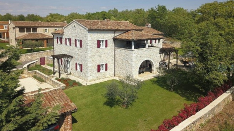 Villa White house B with pool Istria