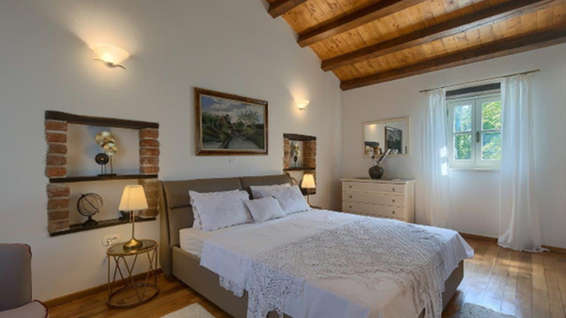 Villa White house B with pool Istria