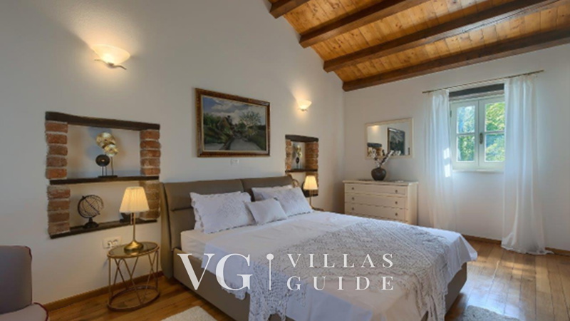 Villa White house B with pool Istria