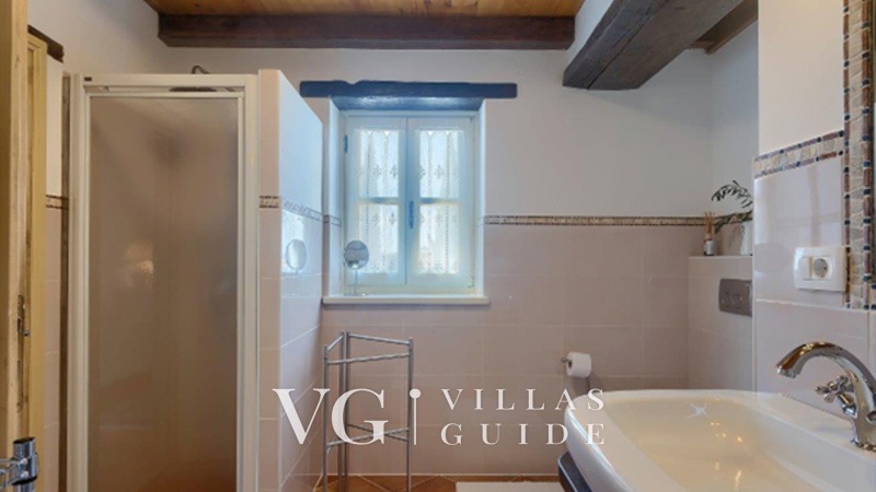 Villa White house B with pool Istria Bathroom