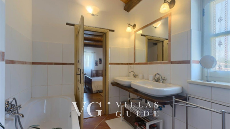 Villa White house B with pool Istria Bathroom