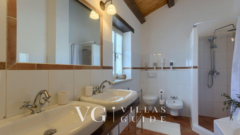 Villa White house B with pool Istria Bathroom