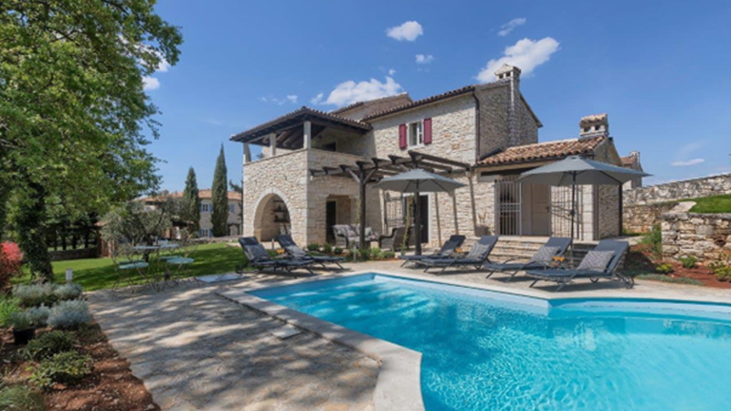 Villa White house B with pool Istria