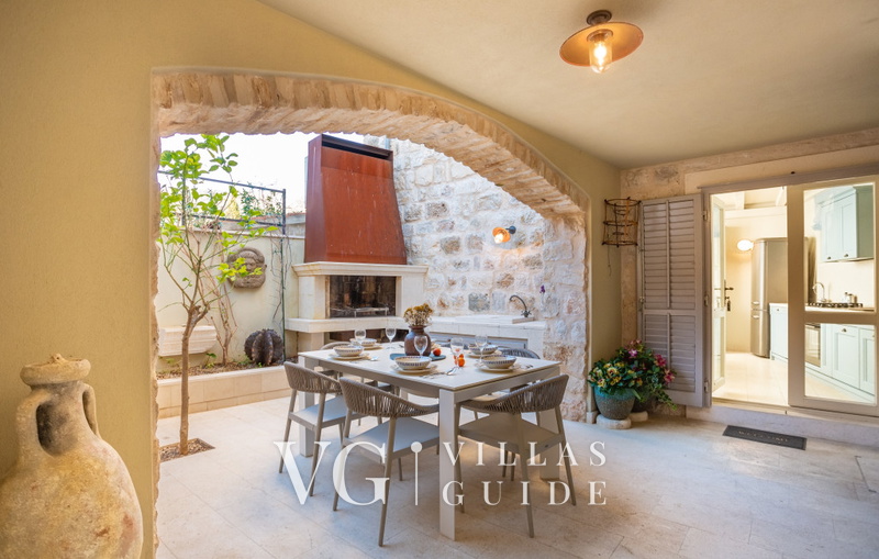 Villa Palazzo Antiqua island Vis