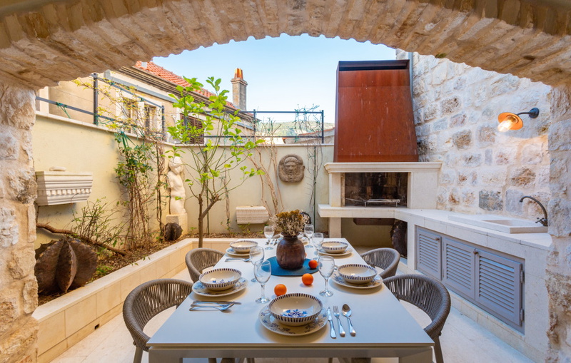 Villa Palazzo Antiqua island Vis