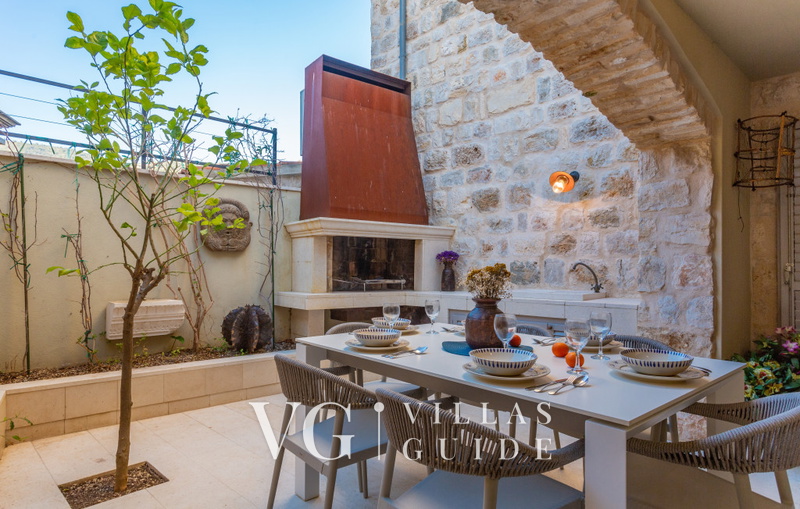 Villa Palazzo Antiqua island Vis