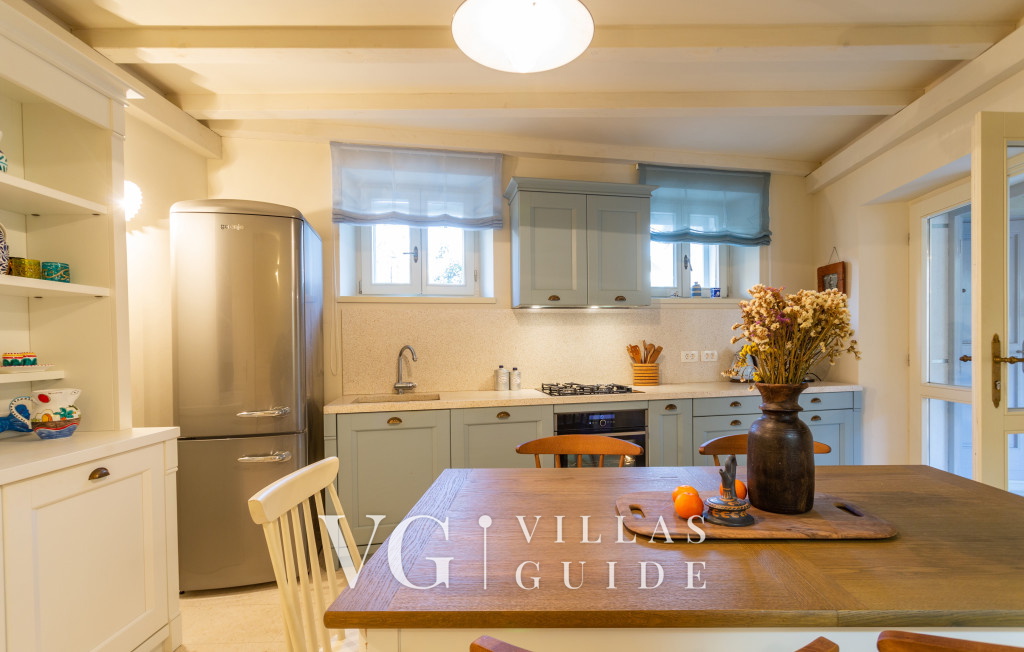 Villa Palazzo Antiqua island Vis Kitchen