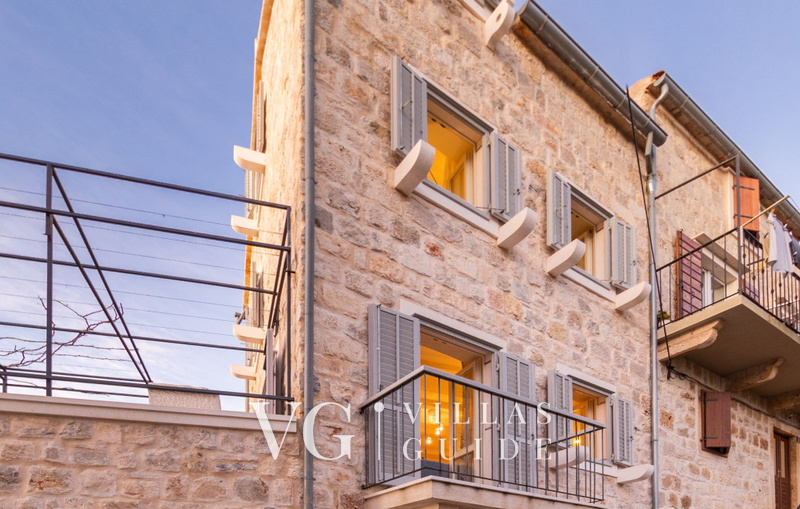 Villa Palazzo Antiqua island Vis