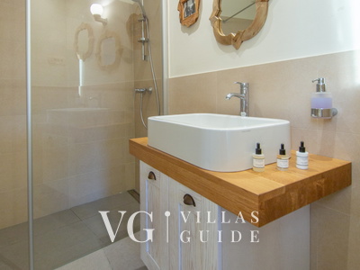 Villa Palazzo Antiqua island Vis Bathroom