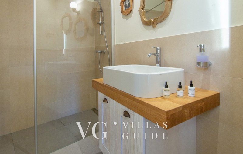 Villa Palazzo Antiqua island Vis Bathroom