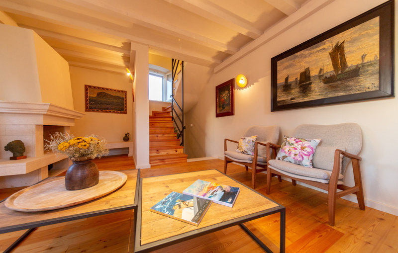 Villa Palazzo Antiqua beachfront Vis