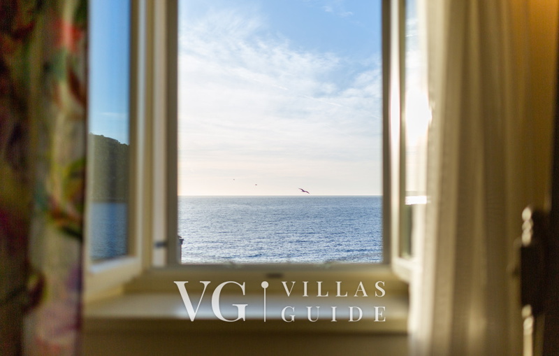 Villa Palazzo Antiqua island Vis Garden and property exterior