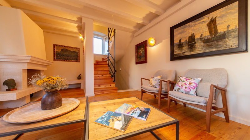 Villa Palazzo Antiqua beachfront Vis