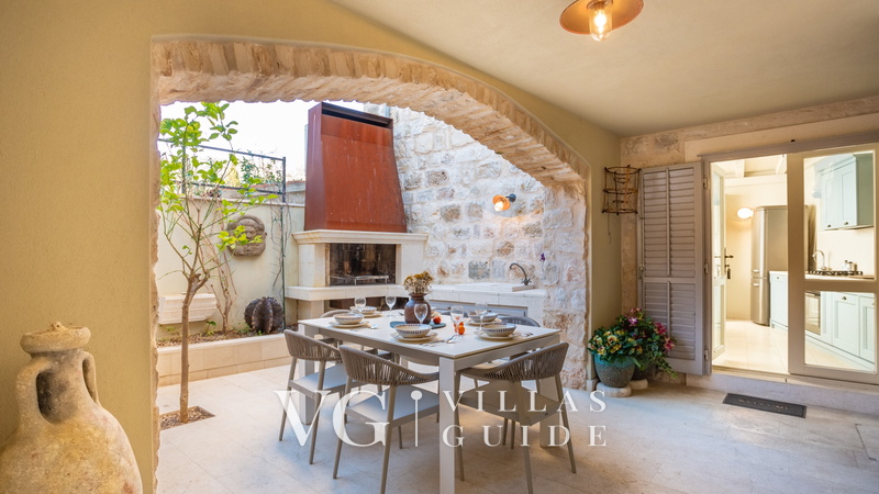 Villa Palazzo Antiqua beachfront Vis Dvorište i vanjski dio objekta