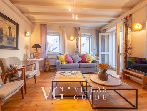 Villa Palazzo Antiqua beachfront Vis