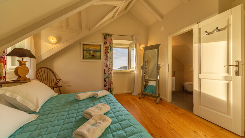 Villa Palazzo Antiqua beachfront Vis