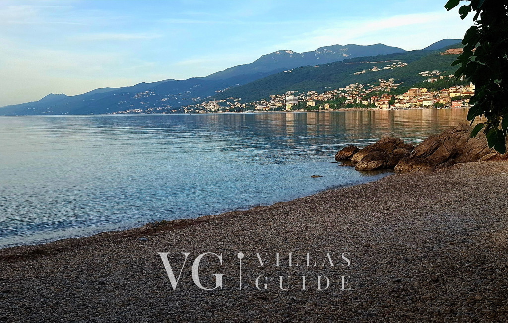 Villa Lemily with private pool Microlocation