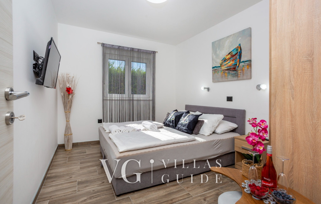 Villa Lemily with private pool