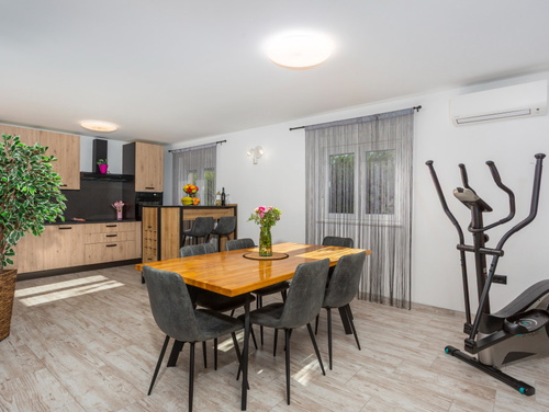 Villa Lemily with private pool