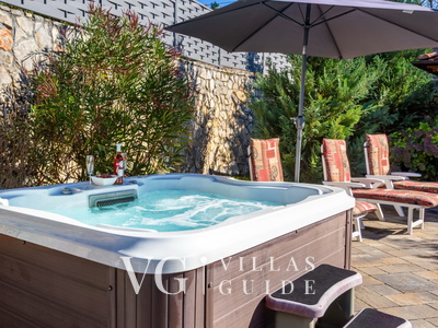 Villa Lemily with private pool wellness