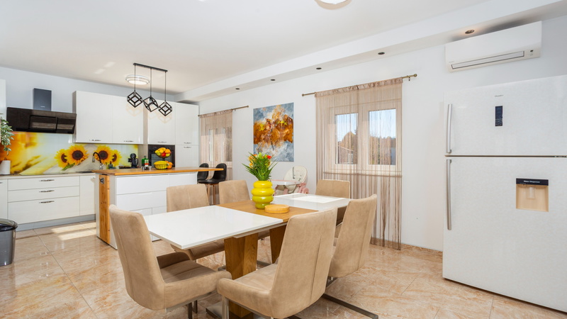 Villa Lemily with private pool