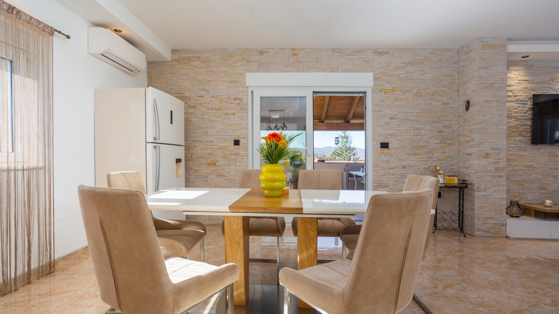 Villa Lemily with private pool