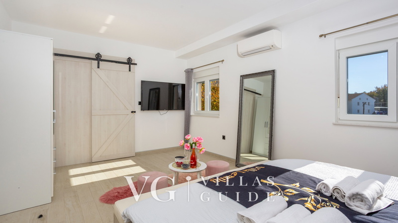 Villa Lemily with private pool