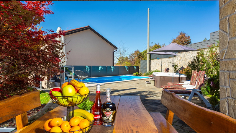 Villa Lemily with private pool