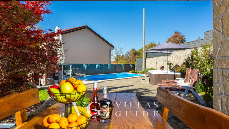 Villa Lemily with private pool