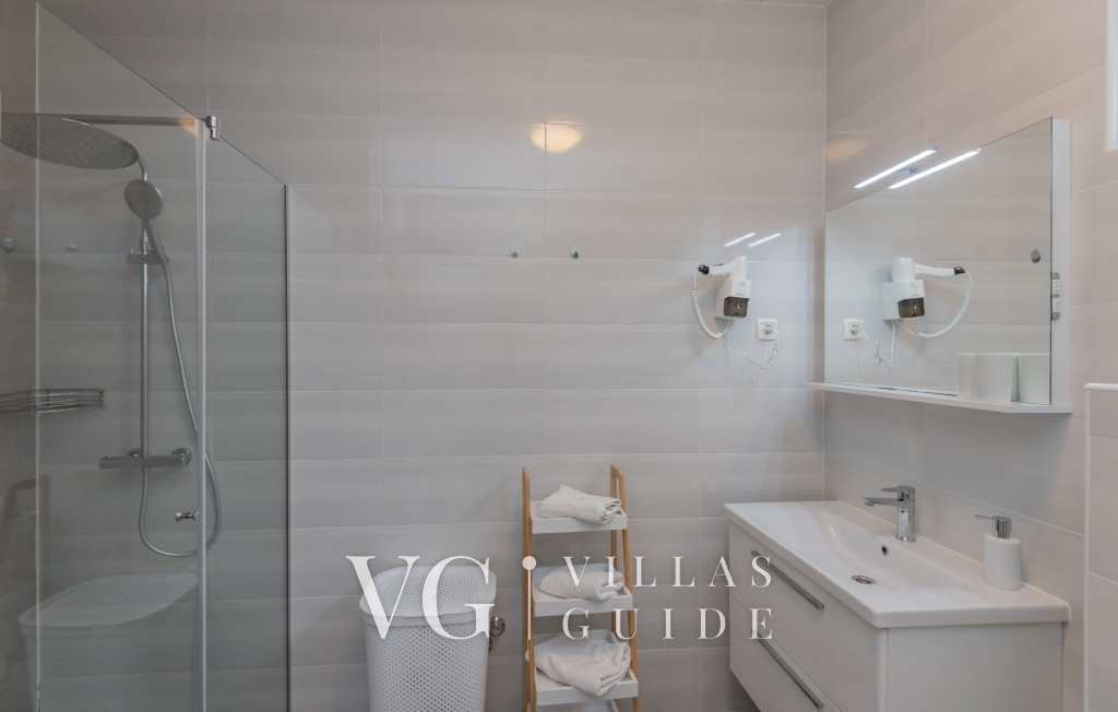 Villa More Vir 1 Bathroom