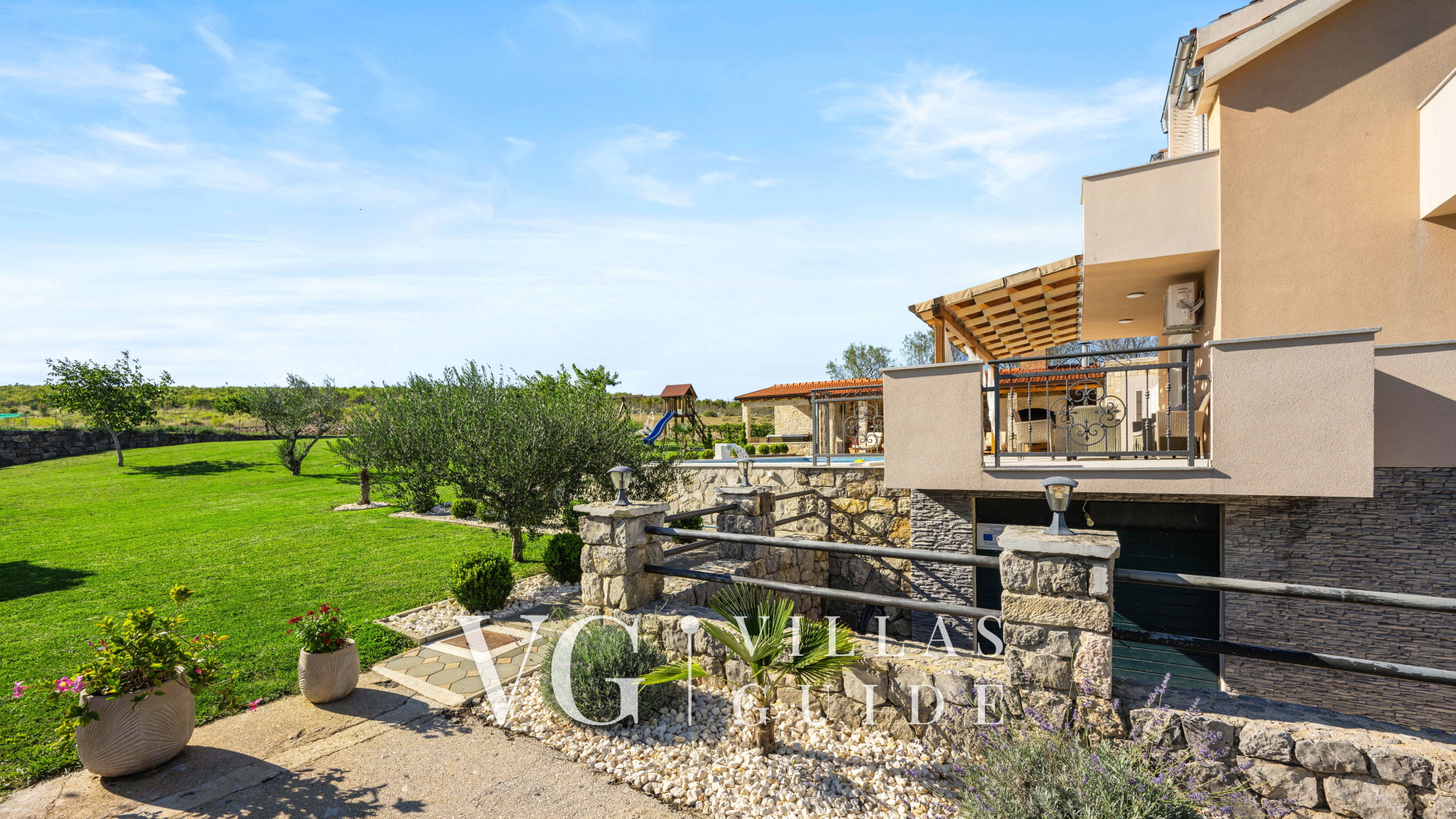 Villa Pleter Garden and property exterior